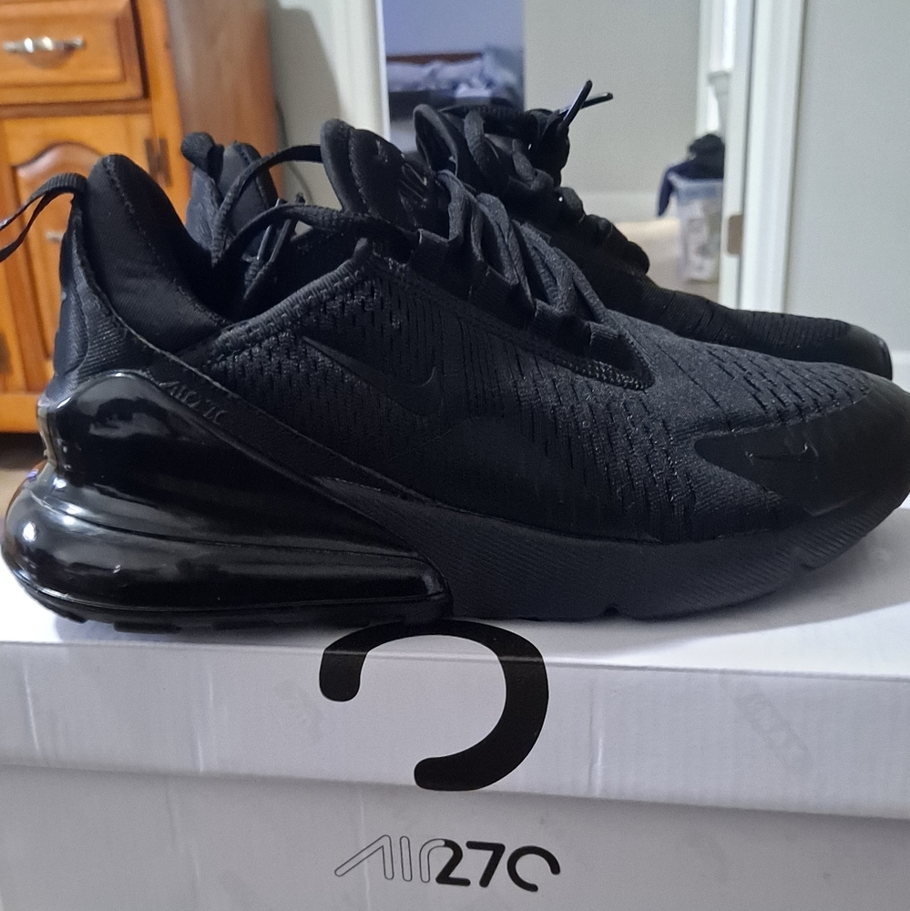 Women 270 Max size 8